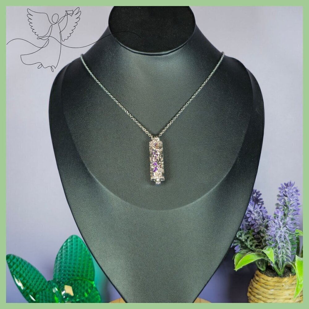 Memorial Ashes Necklace With Intricate Cage Design (NWOT)‎